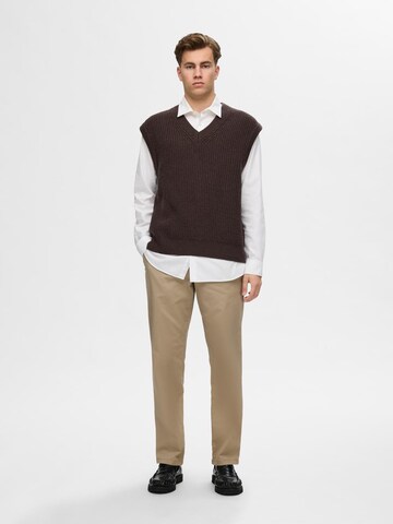 SELECTED HOMME Sweater Vest in Brown