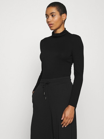 Top ' SC-MARICA 12 ' di Soyaconcept in nero: frontale