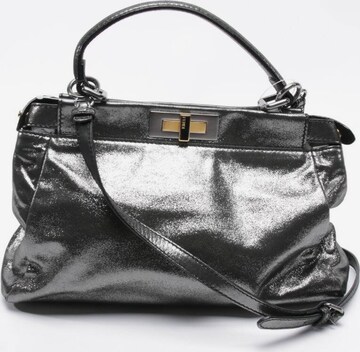 Fendi Schultertasche / Umhängetasche One Size in Silber: predná strana