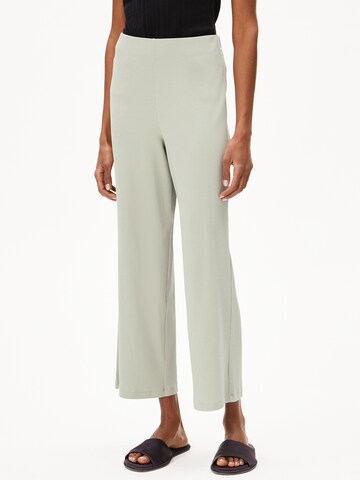 Regular Pantalon ARMEDANGELS en vert : devant
