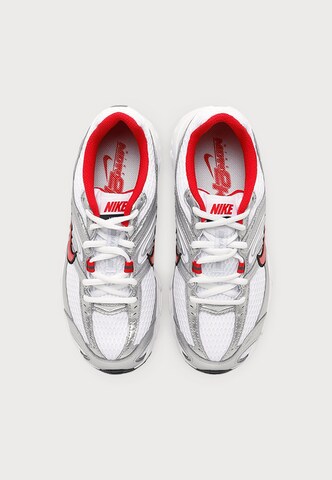 Nike Sportswear Низкие кроссовки 'AIR MAX MOTO 2K' в Белый