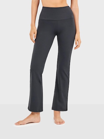 Gisela Loose fit Leggings in Black: front