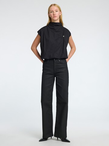 SELECTED Top in Zwart