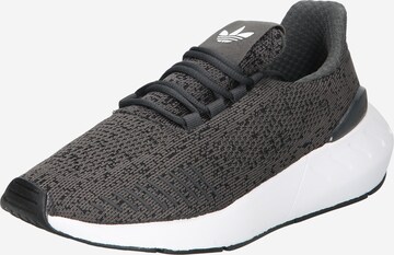 ADIDAS ORIGINALS Sneakers low 'Swift Run 22' i grå: forside