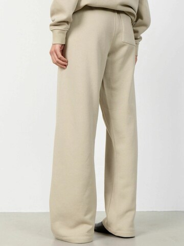 Levete Room Regular Broek ' LR-NUKA 15 ' in Beige