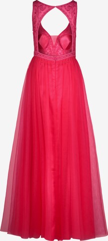 Robe de soirée Vera Mont en rose