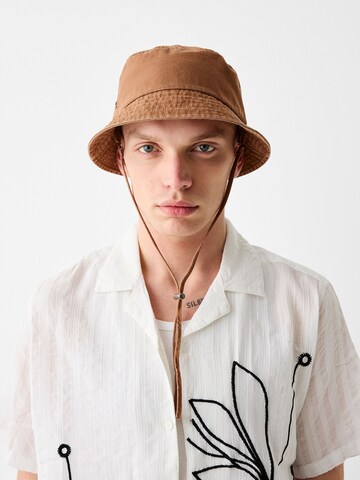 Bershka Hatt i brun