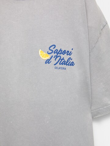 Pull&Bear Koszulka 'HELADO LIMON' w kolorze szary