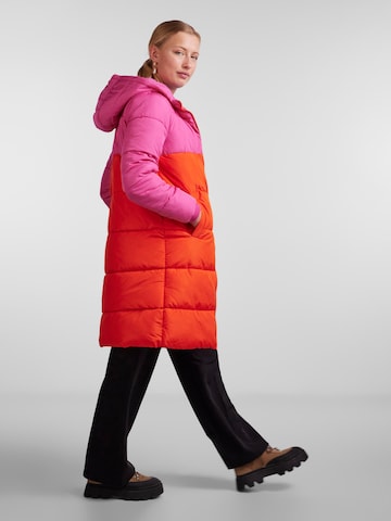 PIECES Zimní kabát 'BEE' – oranžová