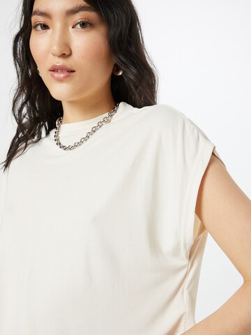 Urban Classics T-Shirt in Beige