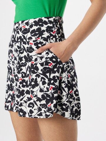 Largi Pantaloni 'Easy Lotti' de la Blutsgeschwister pe alb