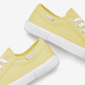Sneaker bassa di LASCANA in giallo