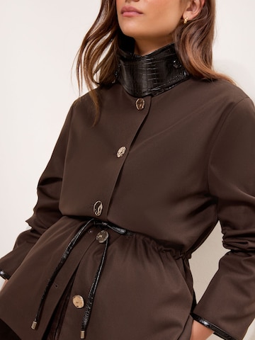 Manteau mi-saison Lipsy en marron