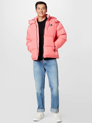 Tommy Jeans Kurtka zimowa 'Alaska' w kolorze różowy