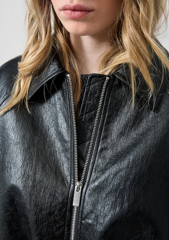 QS Jacke in Schwarz
