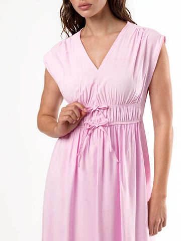 Robe Busem en rose