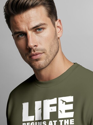Neverless Sweatshirt 'life begins' in Grün
