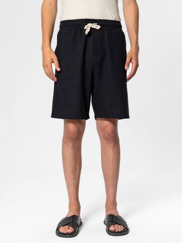 Loosefit Pantalon 'Russian Sage' VAMOS CLO en noir : devant