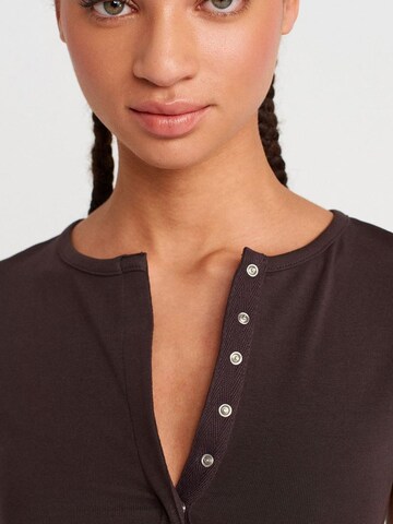 T-shirt 'Blusen' Dilvin en noir
