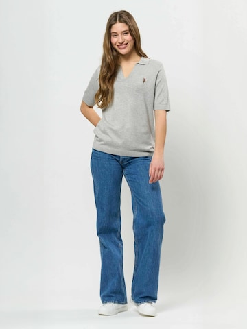 Top ' UWLilwan ' de la U.S. POLO ASSN. pe gri