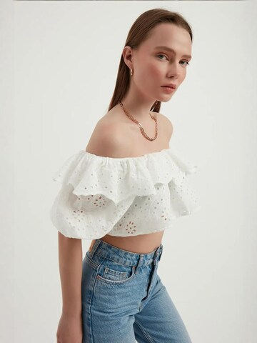 Hiccup - Blusa em branco