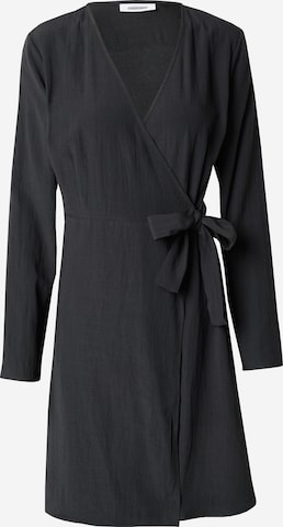 Robe 'Betties' minimum en noir : devant