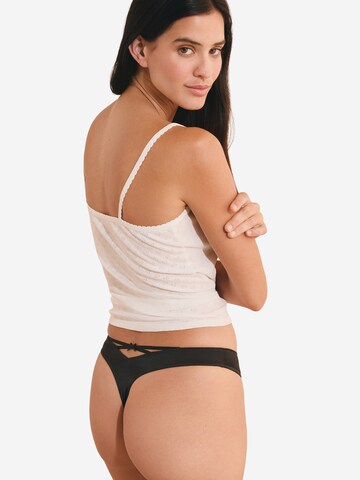 ETAM Thong 'Jeane' in Black