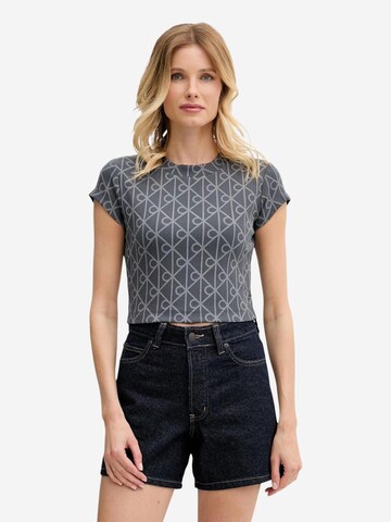 Maglietta 'LV047G830G' di Calvin Klein Jeans in grigio: frontale
