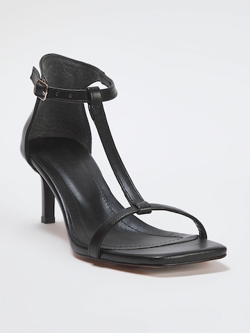 Sandalo con cinturino di Trendyol in nero: frontale