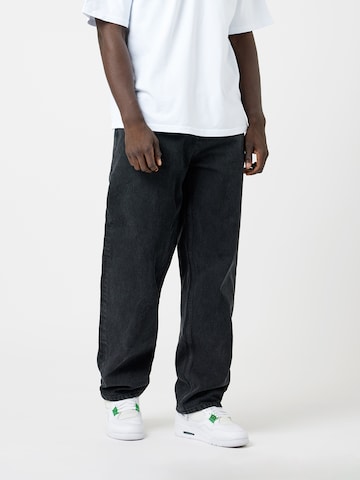 EIGHTYFIVE Loosefit Jeans i sort: forside