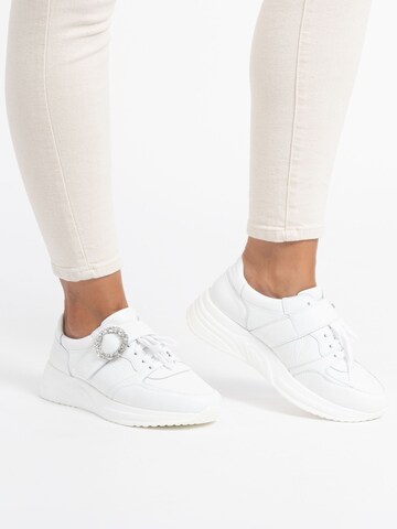 VITAFORM Sneakers in White