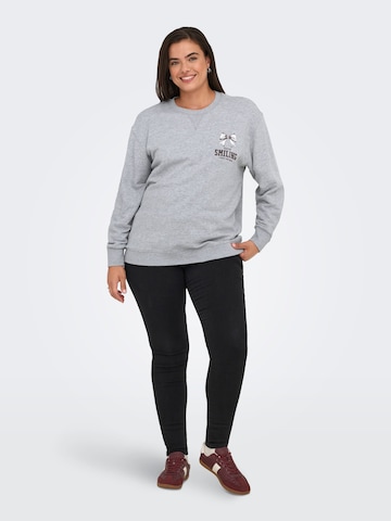 ONLY Carmakoma Sweatshirt 'CARIggy' i grå