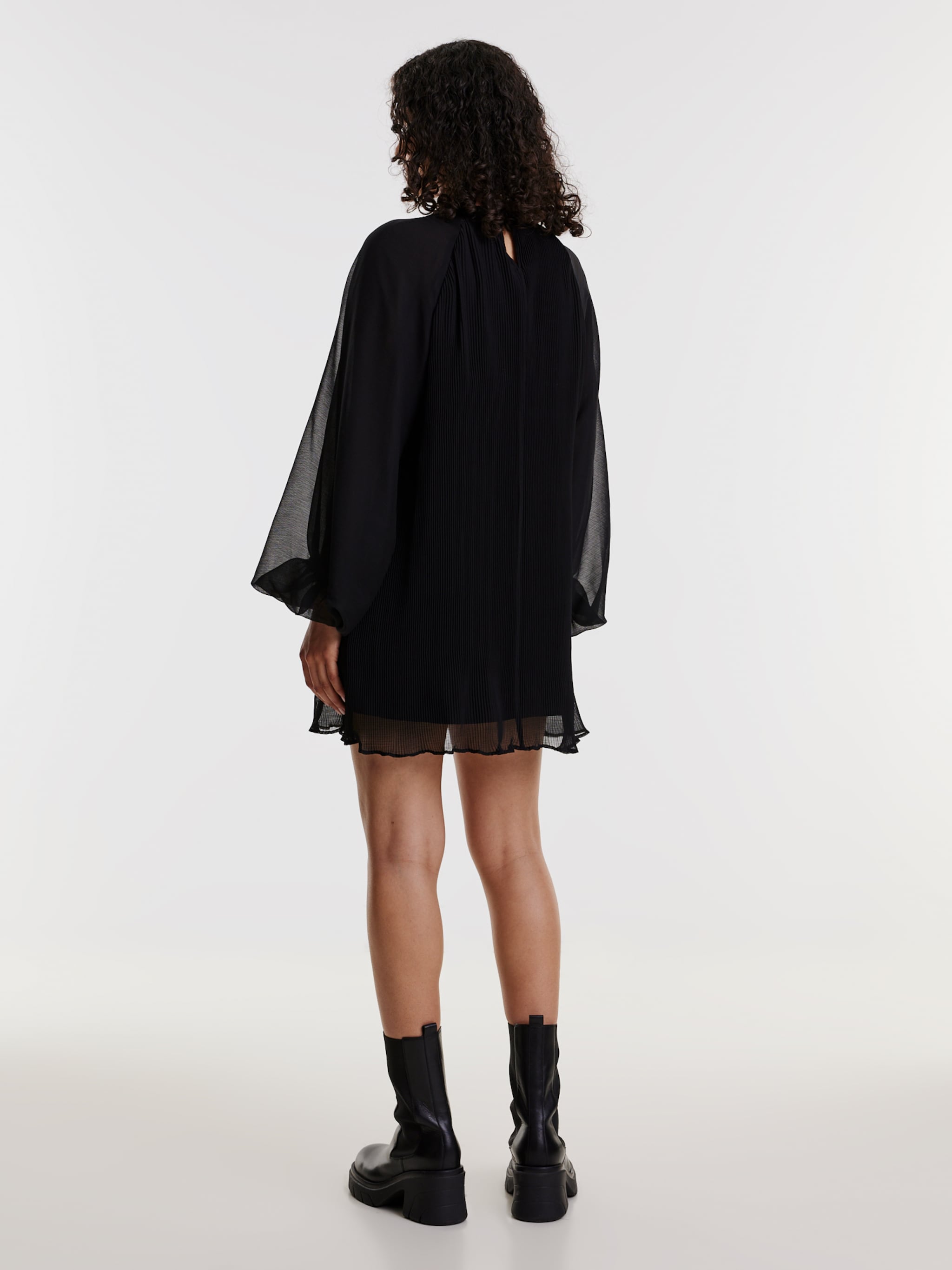 EDITED Produkte Kleid 'Gasira' schwarz