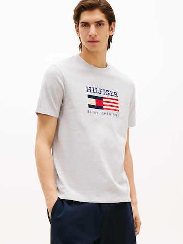 TOMMY HILFIGER Μπλουζάκι 'AMERICANA' σε γκρι: μπροστά