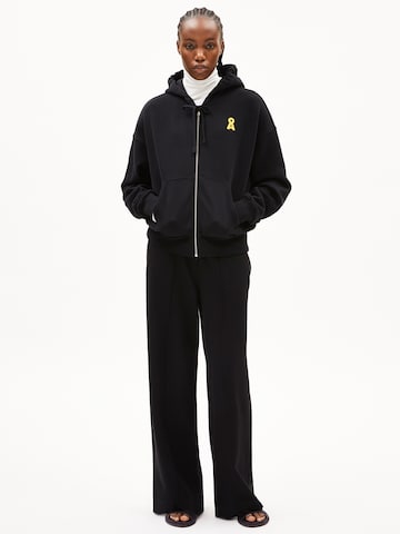 Veste de survêtement ARMEDANGELS en noir