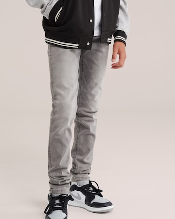 WE Fashion - Slimfit Vaquero en gris: frente