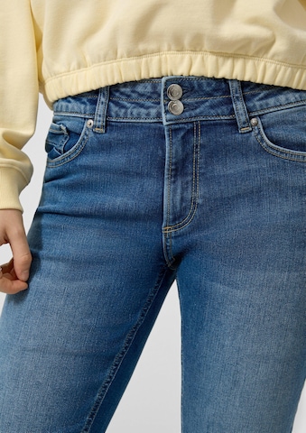 QS Slimfit Jeans ' CATIE ' in Blauw