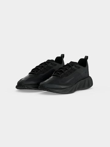 Baskets basses 'AVA X' Nike Sportswear en noir