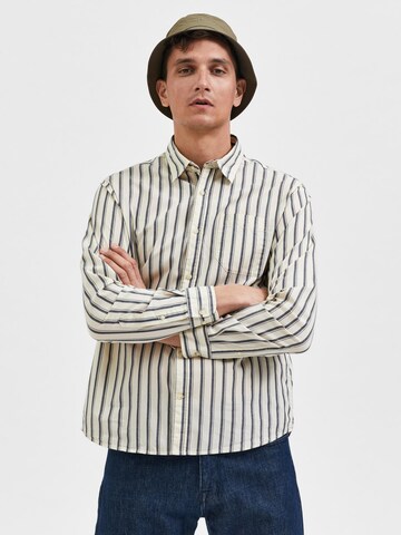 SELECTED HOMME Regular fit Button Up Shirt 'Stellar' in Beige