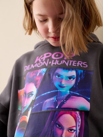 Next Sweatshirt 'K-Pop Demon Hunters' in Grijs