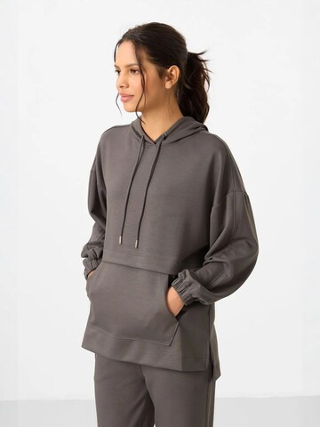 Tommy Life Sweatsuit in Grey