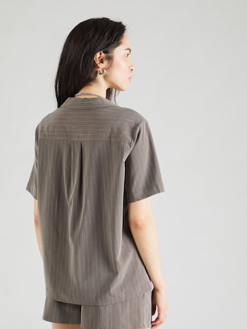 TOPSHOP Blouse in Grey