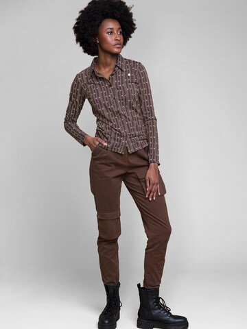 Coupe slim Pantalon cargo 'Nomalizo' 4funkyflavours en marron