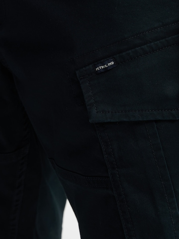 Petrol Industries Regular Shorts in Schwarz