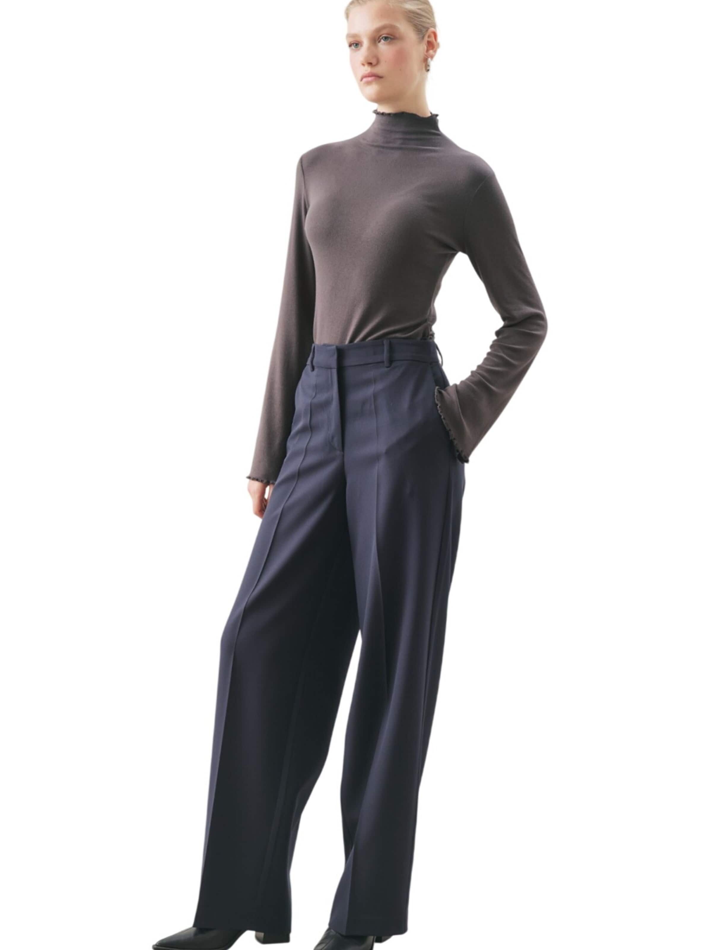 MANUKA Regular Trousers in Blue
