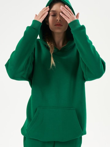 LOUIS LECLER Sweatshirt 'Nora' in Grün
