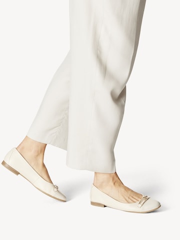 TAMARIS Ballerina in Beige: voorkant