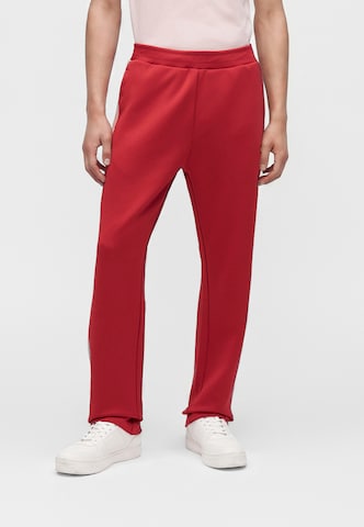 Lyle & Scott Regular Trousers in Red