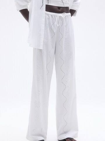 Pull&Bear Loose fit Pants in White