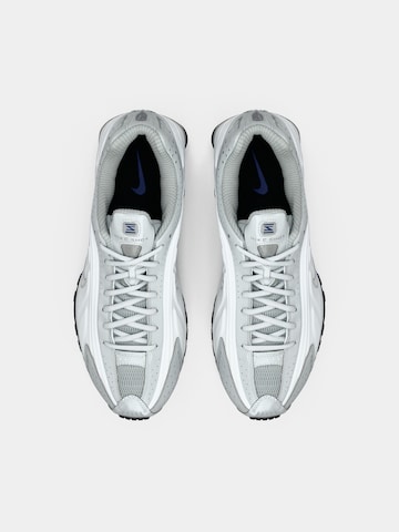 Nike Sportswear Nizke superge 'SHOX R4' | bela barva